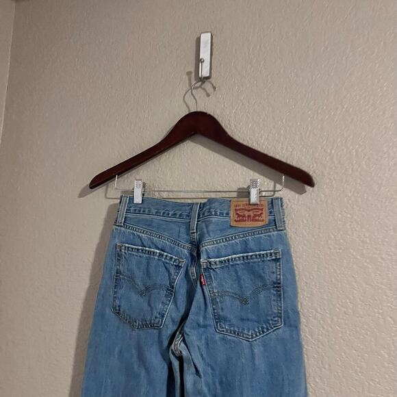 Levi’s Women’s Low Pro Straight Jeans Blue High Waist 24 Medium Wash - Picture 6 of 7